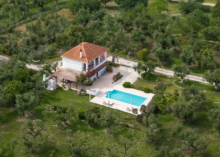Villa Lola - 3 Bedrooms & Private Pool