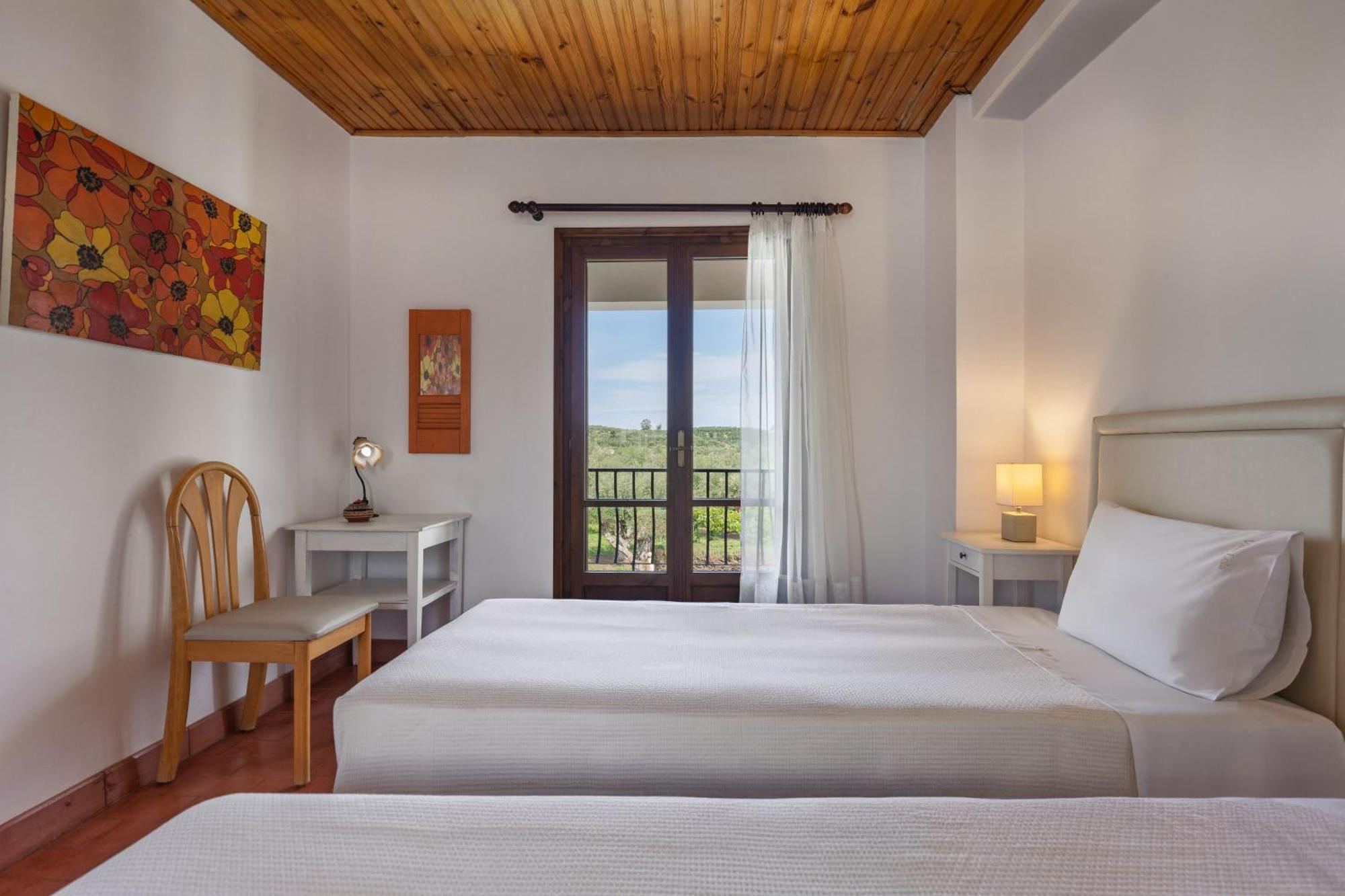 Lola - 3 Bedrooms & Private Pool Villa
