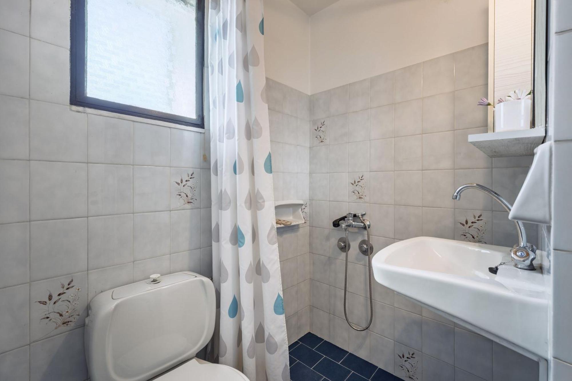 Lola - 3 Bedrooms & Private Pool
